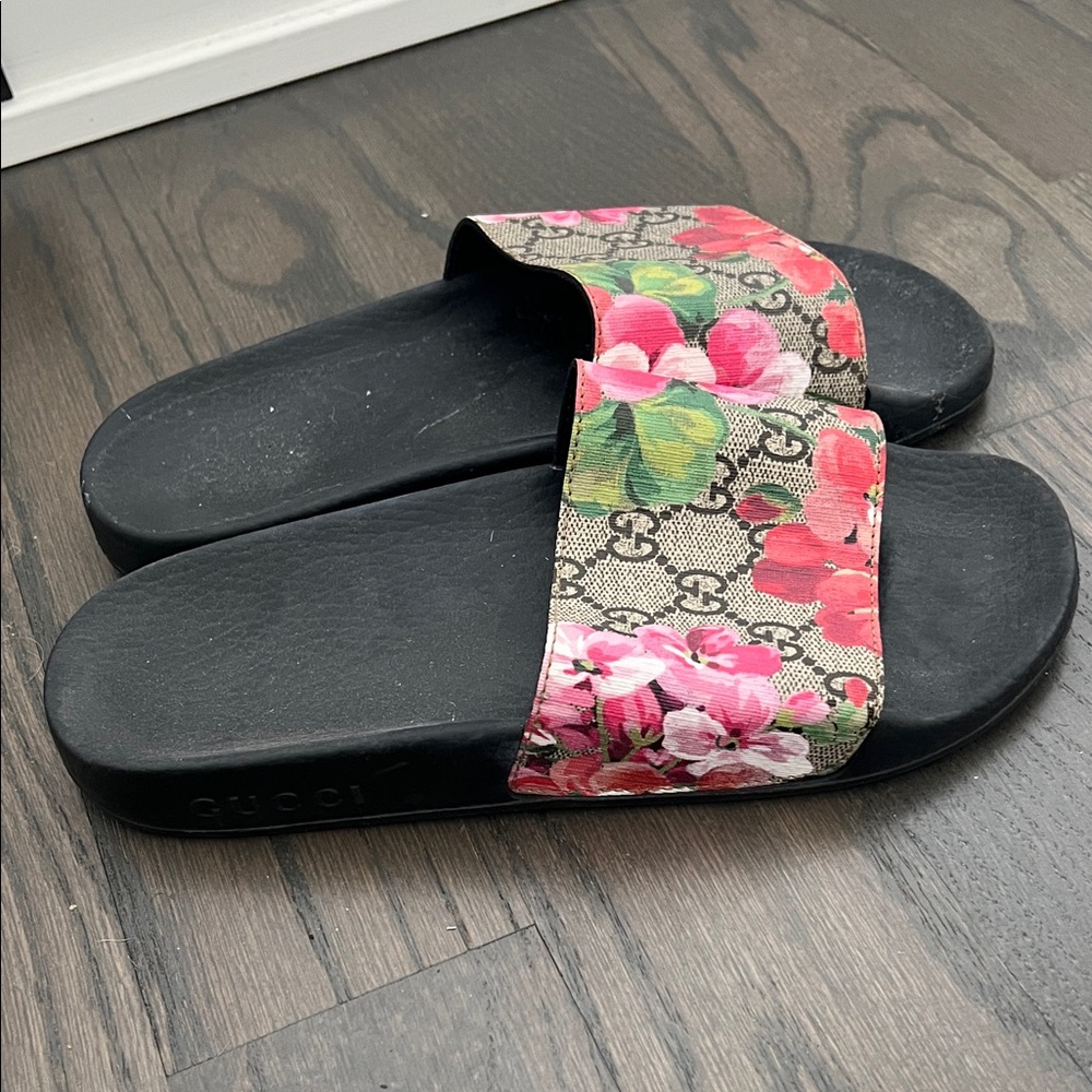 Gucci Floral Black Slide Sandals